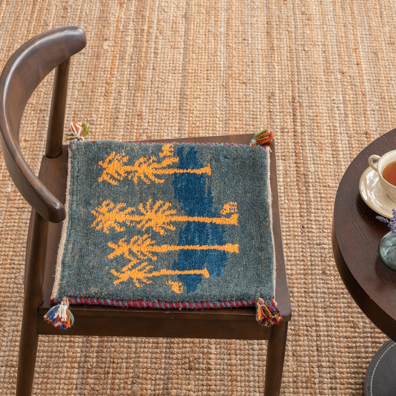 ギャッベ　ペルシャ手織り絨毯　座布団　43×40cm