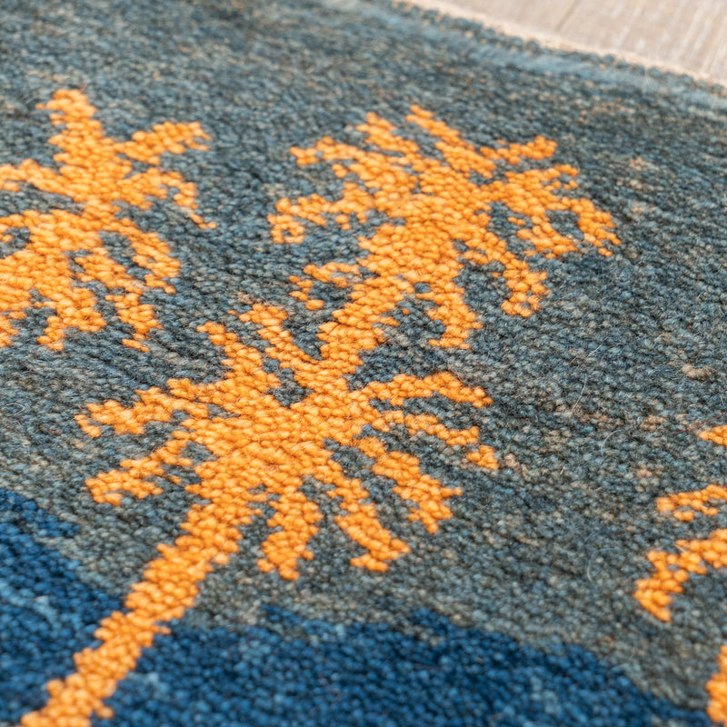 ギャッベ　ペルシャ手織り絨毯　座布団　43×40cm