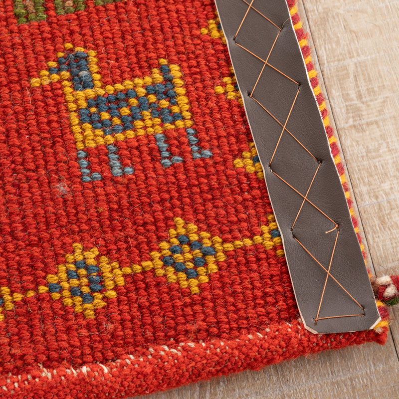 ギャッベ　ペルシャ手織り絨毯　座布団　40×41cm