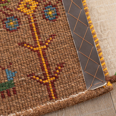 ギャッベ　ペルシャ手織り絨毯　座布団　45×41cm