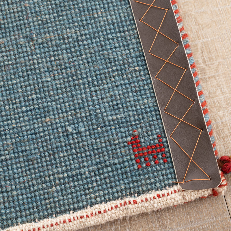 ギャッベ　ペルシャ手織り絨毯　座布団　42×41cm