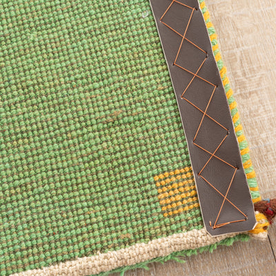 ギャッベ　ペルシャ手織り絨毯　座布団　43×42cm