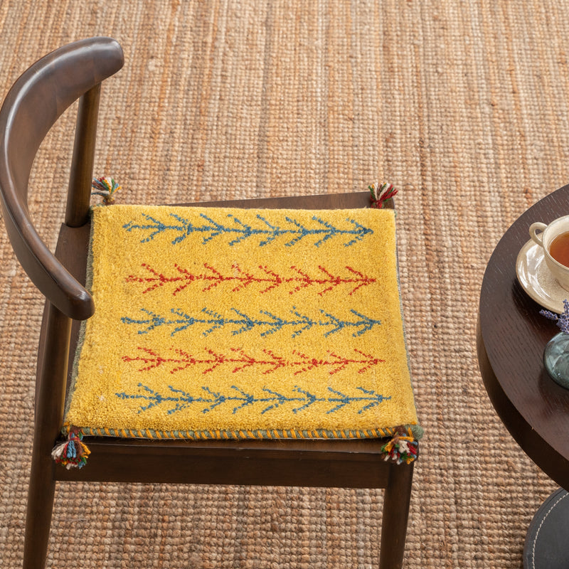 ギャッベ　ペルシャ手織り絨毯　座布団　42×43cm