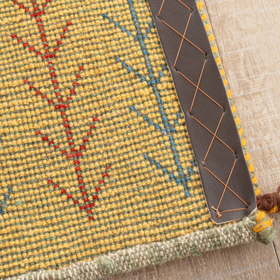 ギャッベ　ペルシャ手織り絨毯　座布団　42×43cm