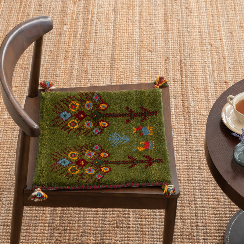 ギャッベ　ペルシャ手織り絨毯　座布団　41×39cm