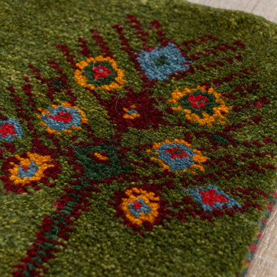 ギャッベ　ペルシャ手織り絨毯　座布団　41×39cm