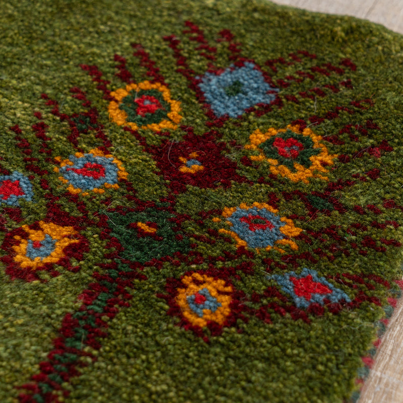 ギャッベ　ペルシャ手織り絨毯　座布団　41×39cm