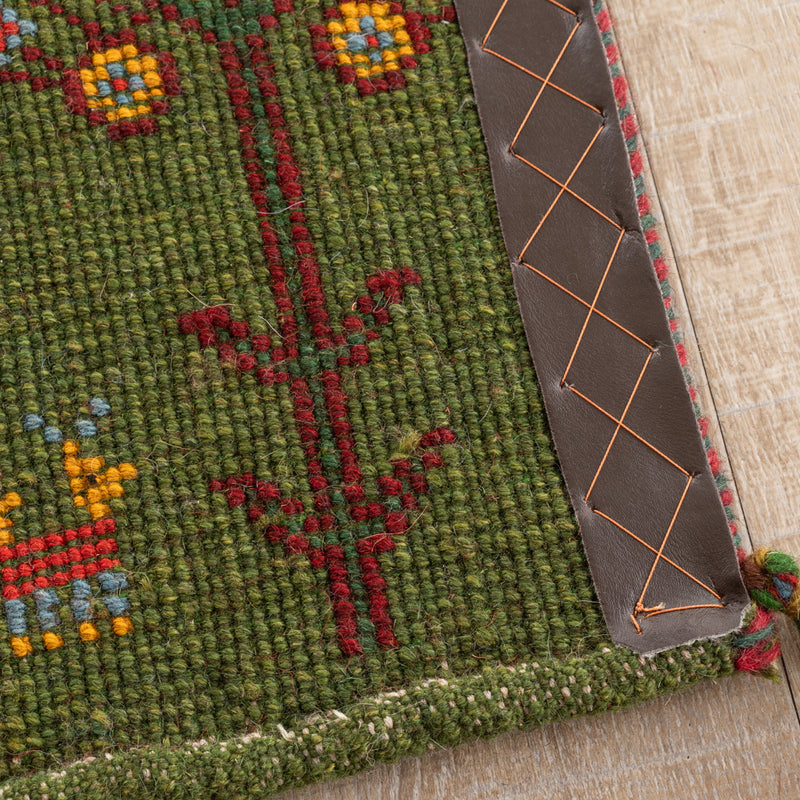 ギャッベ　ペルシャ手織り絨毯　座布団　41×39cm