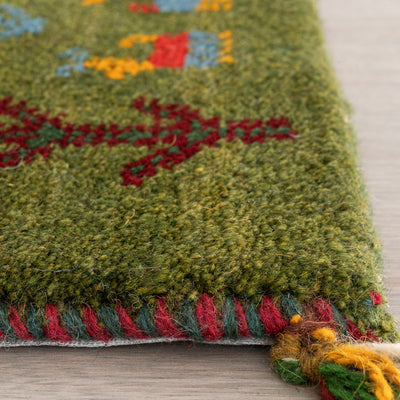 ギャッベ　ペルシャ手織り絨毯　座布団　41×39cm