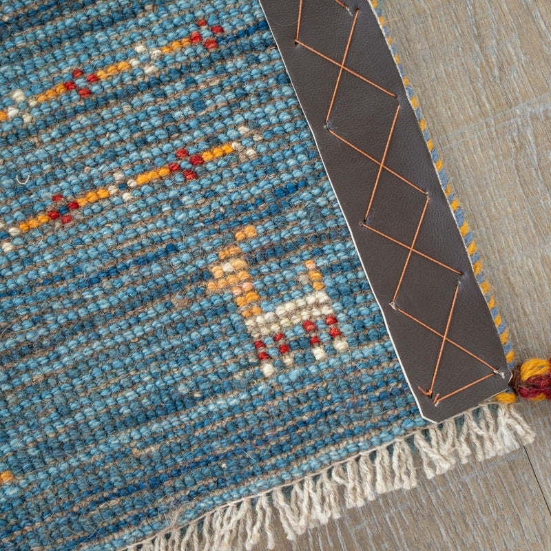 ギャッベ　ペルシャ手織り絨毯　座布団　44×40cm