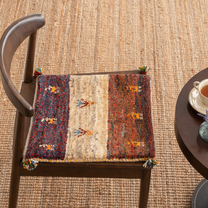 ギャッベ　ペルシャ手織り絨毯　座布団　42×44cm