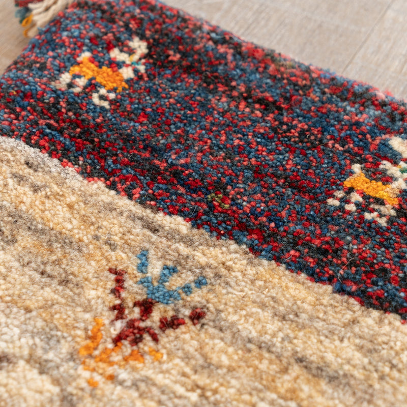 ギャッベ　ペルシャ手織り絨毯　座布団　42×44cm