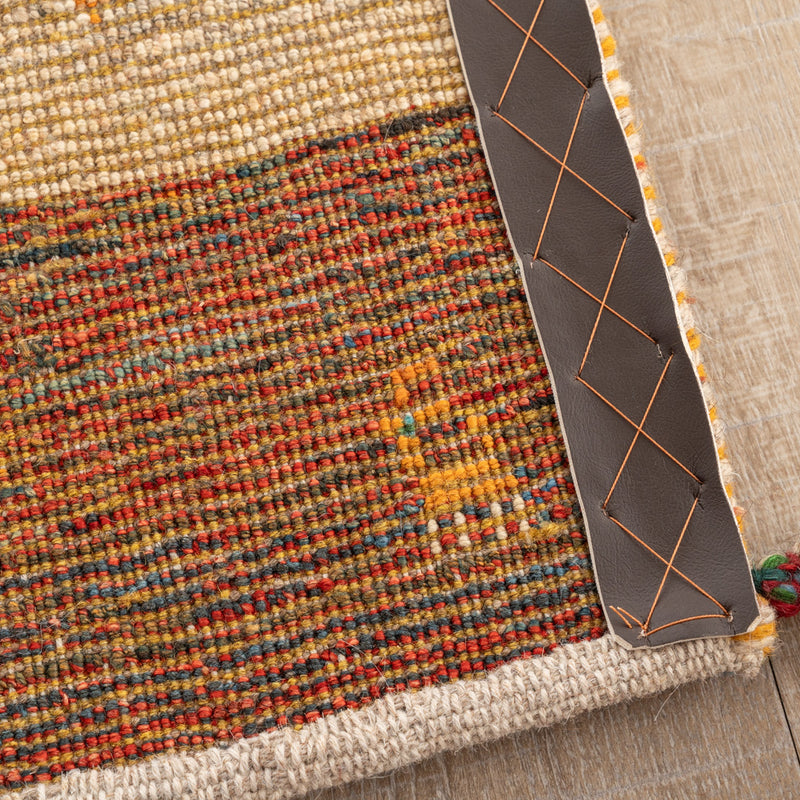 ギャッベ　ペルシャ手織り絨毯　座布団　42×44cm