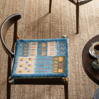 ギャッベ　ペルシャ手織り絨毯　座布団　45×43cm