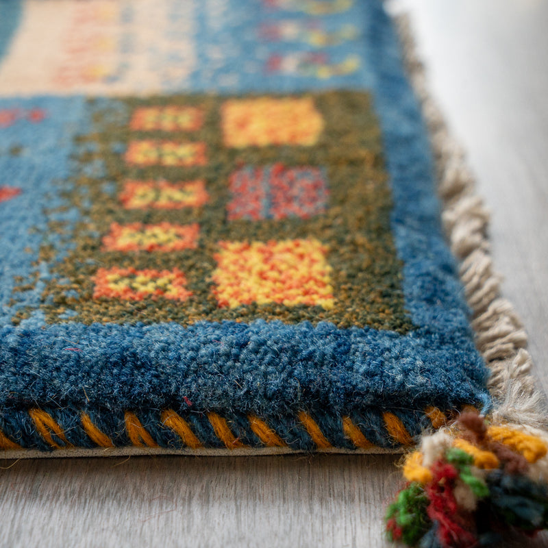 ギャッベ　ペルシャ手織り絨毯　座布団　45×43cm