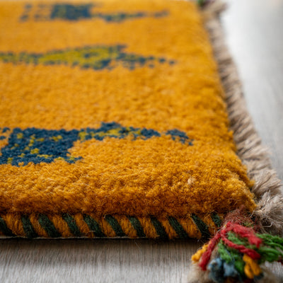 ギャッベ　ペルシャ手織り絨毯　座布団　42×43cm