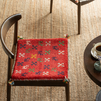 ギャッベ　ペルシャ手織り絨毯　座布団　46×42cm