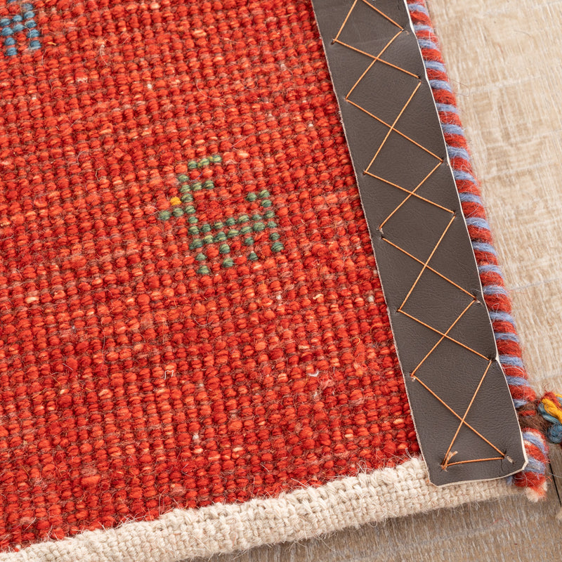 ギャッベ　ペルシャ手織り絨毯　座布団　43×43cm