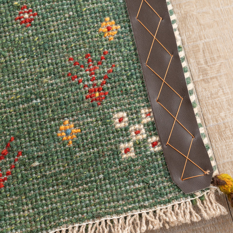 ギャッベ　ペルシャ手織り絨毯　座布団　42×39cm