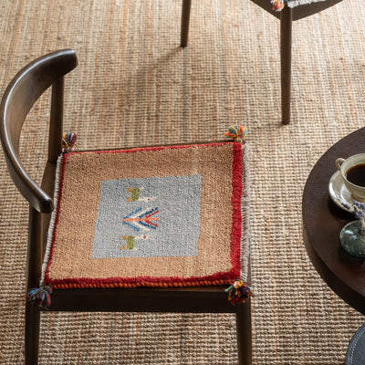 ギャッベ　ペルシャ手織り絨毯　座布団　43×41cm