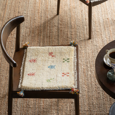 ギャッベ　ペルシャ手織り絨毯　座布団　43×36cm