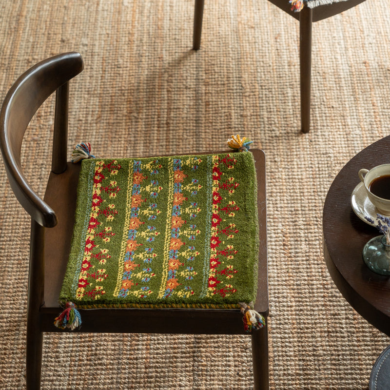 ギャッベ　ペルシャ手織り絨毯　座布団　44×38cm