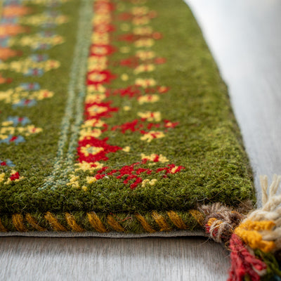 ギャッベ　ペルシャ手織り絨毯　座布団　44×38cm