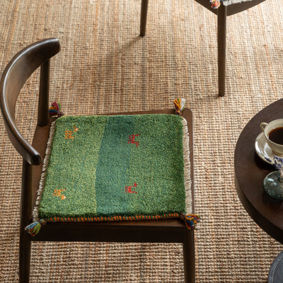 ギャッベ　ペルシャ手織り絨毯　座布団　42×40cm