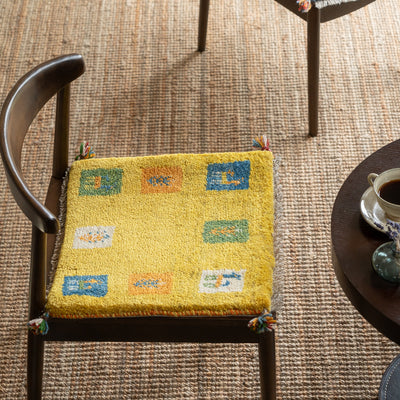 ギャッベ　ペルシャ手織り絨毯　座布団　45×43cm