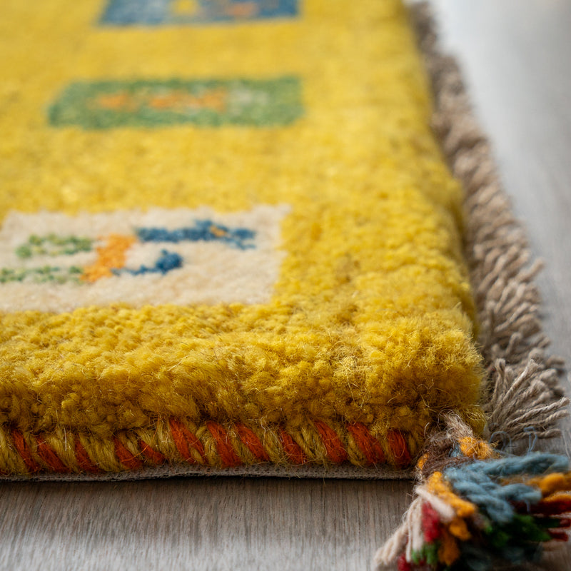 ギャッベ　ペルシャ手織り絨毯　座布団　45×43cm