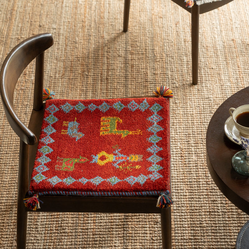 ギャッベ　ペルシャ手織り絨毯　座布団　44×43cm