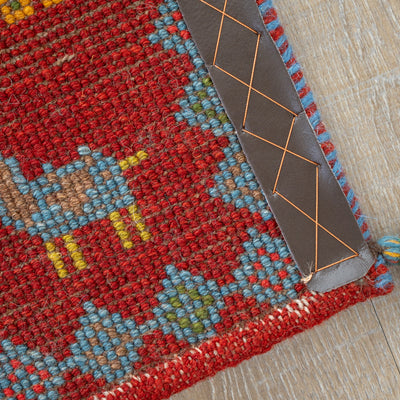 ギャッベ　ペルシャ手織り絨毯　座布団　44×43cm