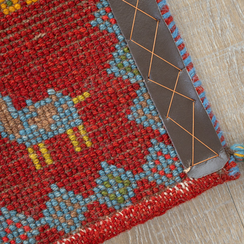 ギャッベ　ペルシャ手織り絨毯　座布団　44×43cm