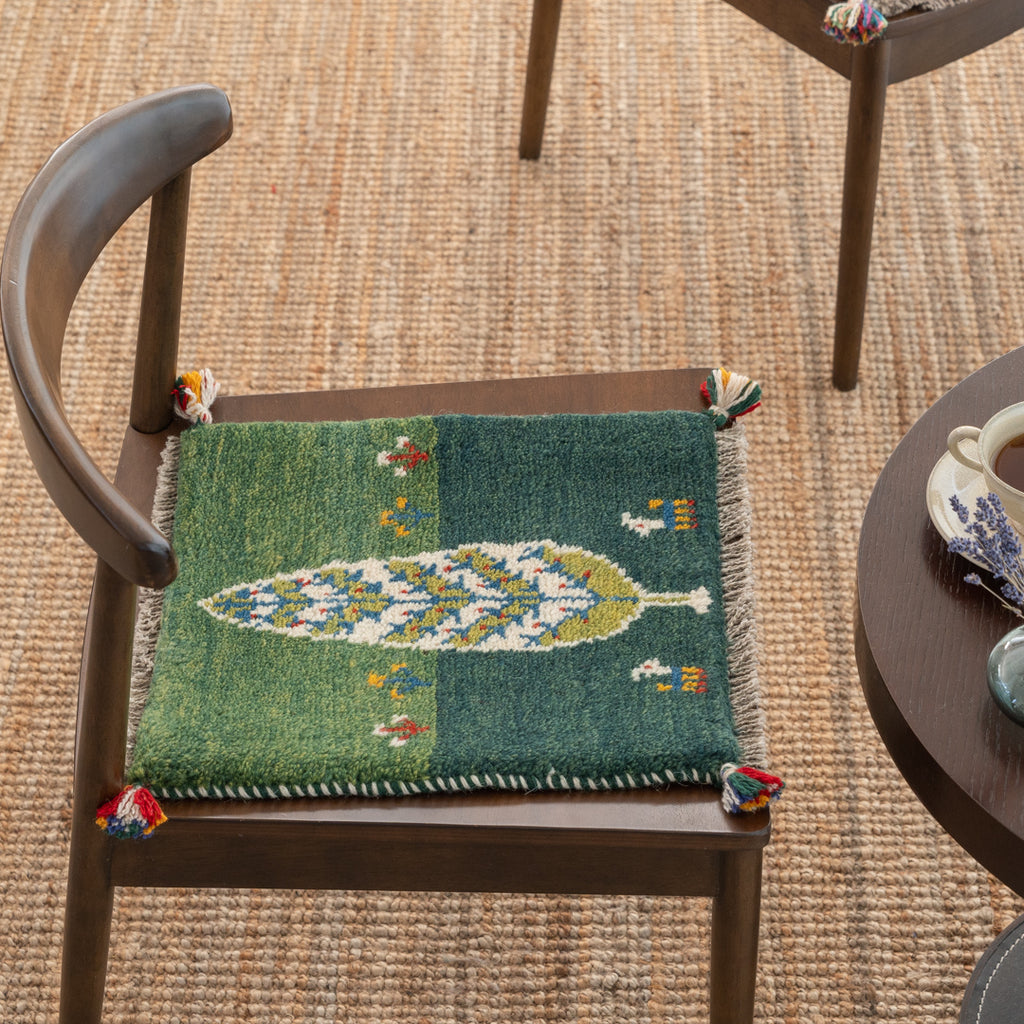 ペルシャ カーペット 43x38cm ギャッべ 座布団 手織り MSH15390 ペルシャ手織りギャッベ 座布団（HAJI作） – Persiadirect