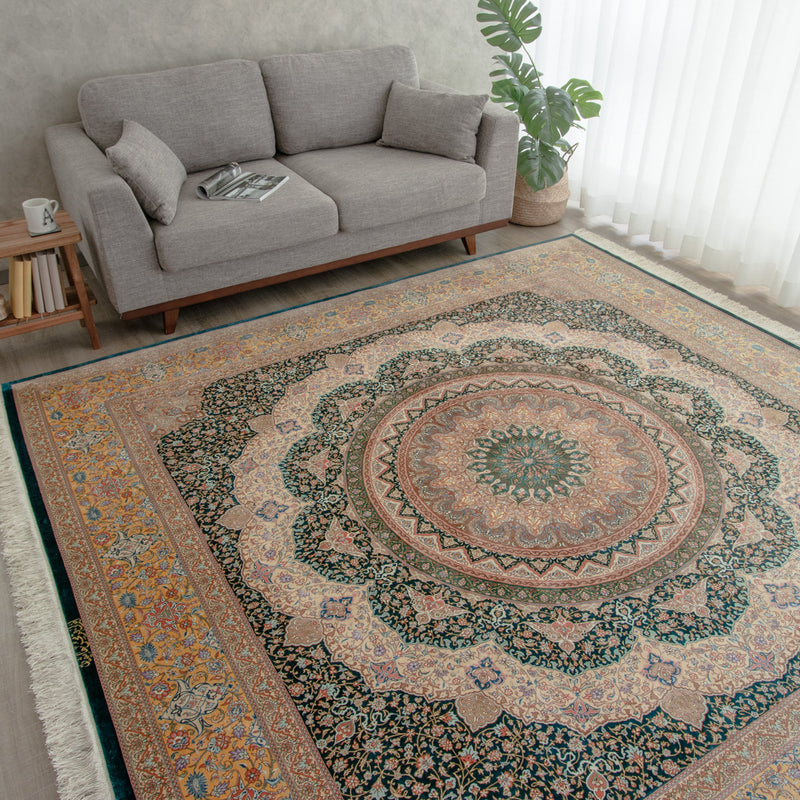 ペルシャ絨毯（手織り）　正方形サイズ