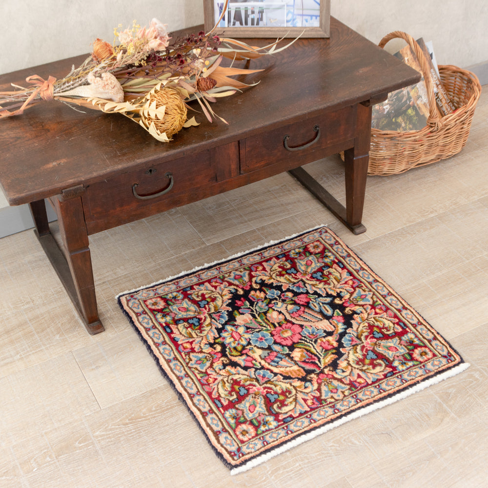 ペルシャ手織り絨毯 80x39cm ペルシャ絨毯（手織り） ミニサイズ (約50×50cm) – Persiadirect