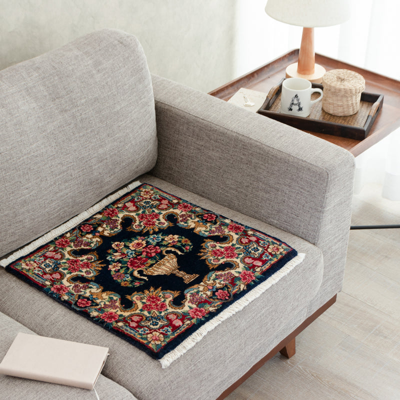 ペルシャ絨毯（手織り）　約40×40cm