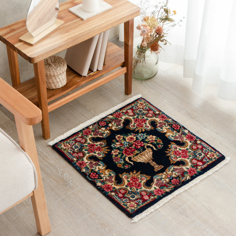 ペルシャ絨毯（手織り）　約40×40cm