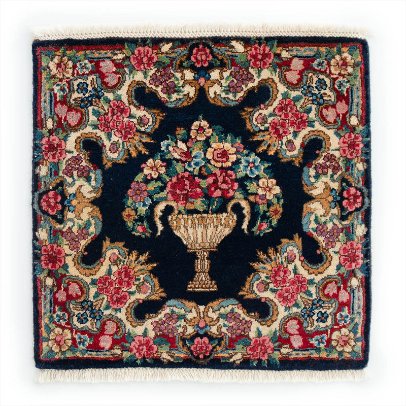 ペルシャ絨毯（手織り）　約40×40cm