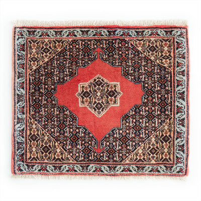 ペルシャ絨毯（手織り）　約40×40cm