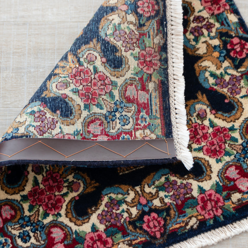 ペルシャ絨毯（手織り）　約40×40cm