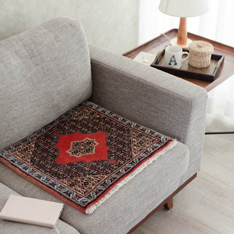 ペルシャ絨毯（手織り）　約40×40cm