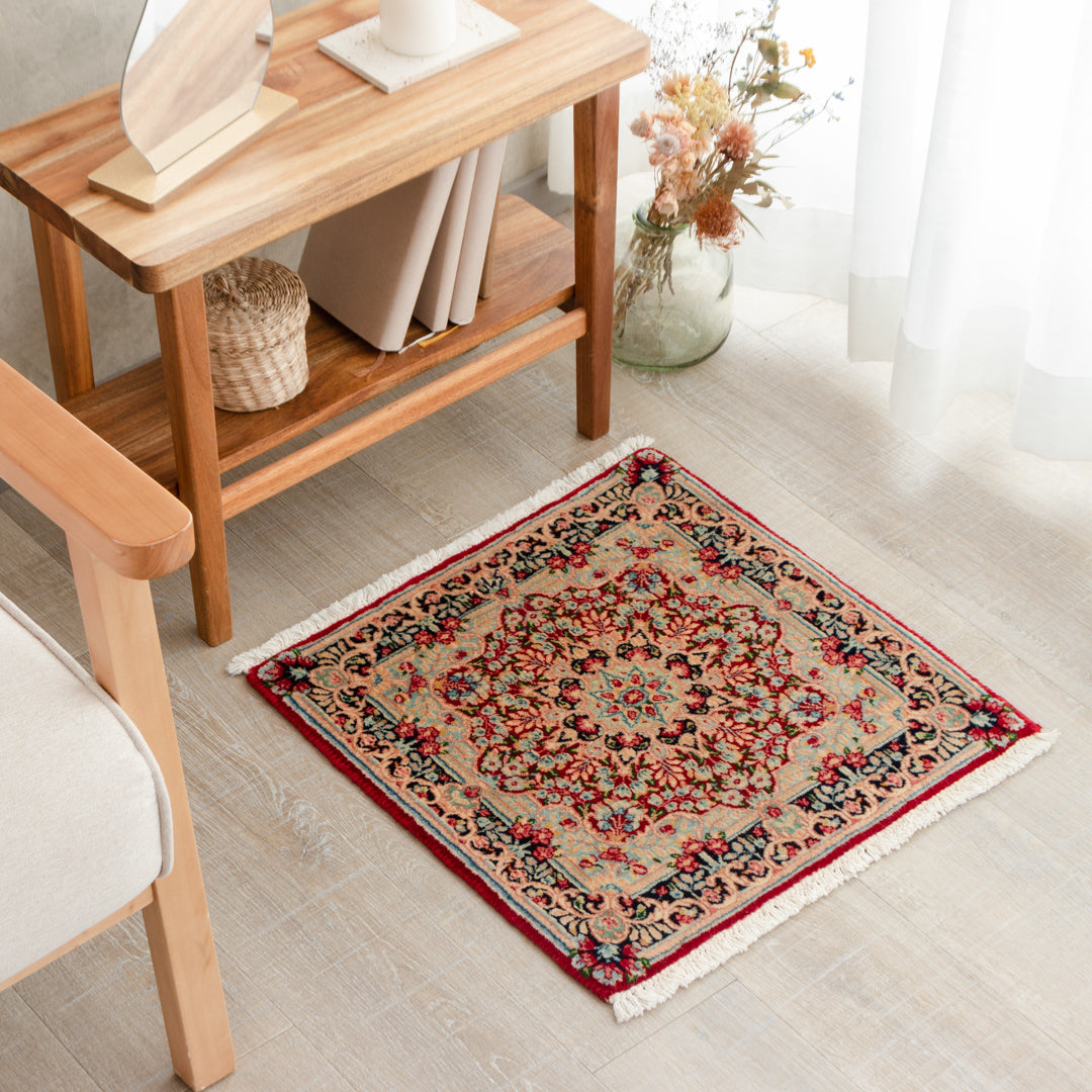 ペルシャ絨毯　ケルマン　手織り・ウール ペルシャ手織り絨毯 ウール 玄関マット ケルマン 50×50cm – Persiadirect