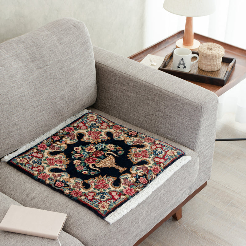 ペルシャ絨毯（手織り）　約40×40cm