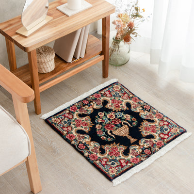 ペルシャ絨毯（手織り）　約40×40cm