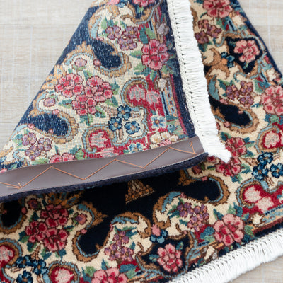 ペルシャ絨毯（手織り）　約40×40cm